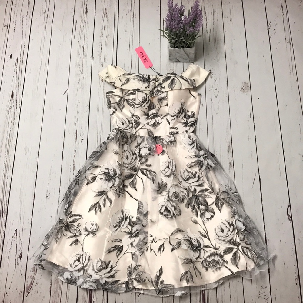 *NEW* ASOS Chi Chi London Dress (^_−)−☆